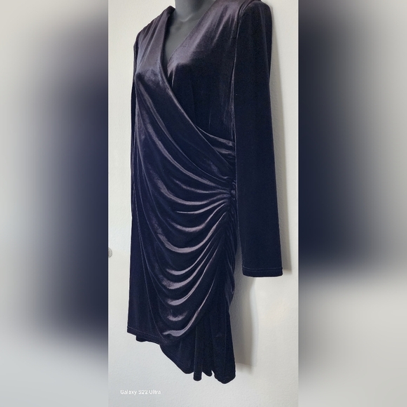 Alex Marie Nikki Stretch Black Velvet V-Neck Long Sleeve Ruched Dress Size 14 - Picture 3 of 5